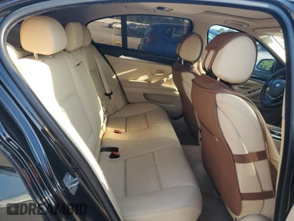 2015 BMW 5 Series 528i с VIN WBA5A5C52FD522697, выставлен на аукционе Copart как лот 80136615 с пробегом Не указан миль и Списание • Salvage title. История ставок и продаж доступна на DreamBid. Изображение 10.