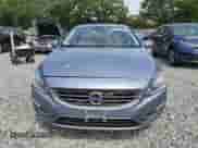 2017 Volvo S60 Inscription с VIN LYV402TK8HB143349, выставлен на аукционе Copart как лот 60250865 с пробегом 109 301 миль миль и Списание • Salvage title. История ставок и продаж доступна на DreamBid. Изображение 5.