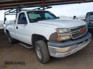 2005 Chevrolet Silverado 2500HD Work Truck with VIN 1GCHC24U05E275672, listed as a IAAI auction lot 42243540 with 179,665 mi miles and . Bid and sale history available at DreamBid. Image 1.