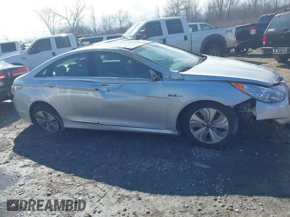 2014 Hyundai Sonata with VIN KMHEC4A42EA107635, listed as a IAAI auction lot 41883051 with 70,748 mi miles and . Bid and sale history available at DreamBid. Image 13.