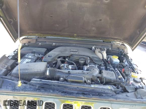 2021 Jeep Wrangler Unlimited Sahara Altitude z VIN 1C4HJXEG5MW613068, wystawiony jako IAAI lot #41768897 z przebiegiem 42 969 mil mil oraz . Historia ofert i sprzedaży dostępna na DreamBid. Obrazek 10.