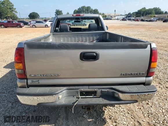 2000 Chevrolet Silverado 1500 LS with VIN 1GCEC14V6YE100403, listed as a Copart auction lot 70000125 with 208,594 mi miles and Salvage title. Bid and sale history available at DreamBid. Image 6.