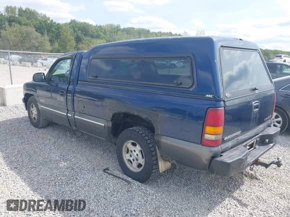 2000 Chevrolet Silverado 1500 LS with VIN 1GCEC14T6YE339772, listed as a IAAI auction lot 43111726 with 162,701 mi miles and . Bid and sale history available at DreamBid. Image 3.