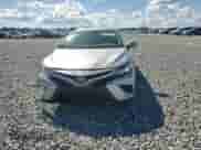 2019 Toyota Camry SE z VIN 4T1B11HK1KU683898, wystawiony jako Copart lot #81812505 z przebiegiem 160 835 mil mil oraz Nie do naprawy • Non repairable. Historia ofert i sprzedaży dostępna na DreamBid. Obrazek 13.