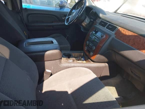 2007 Chevrolet Tahoe LT с VIN 1GNFK13057J107045, выставлен на аукционе IAAI как лот 43110190 с пробегом 194 893 миль миль и . История ставок и продаж доступна на DreamBid. Изображение 5.