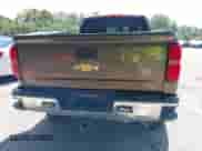 2015 Chevrolet Silverado 2500HD LTZ z VIN 1GC1KWEG8FF512327, wystawiony jako IAAI lot #43256058 z przebiegiem 251 802 mil mil oraz . Historia ofert i sprzedaży dostępna na DreamBid. Obrazek 16.