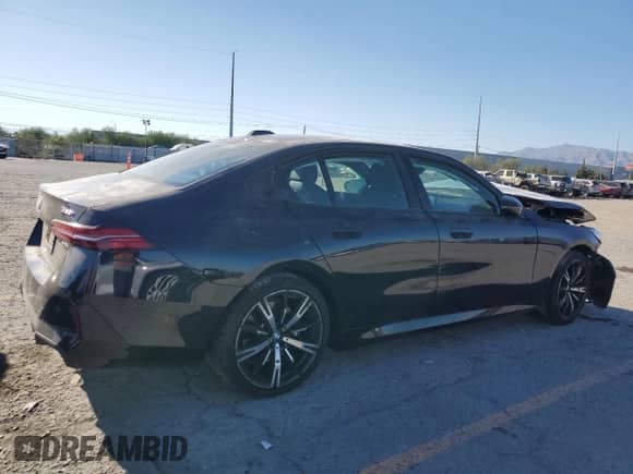 2024 BMW 5 Series 530i with VIN WBA43FJ09RCR15139, listed as a Copart auction lot 81075425 with 11,106 mi miles and Salvage title. Bid and sale history available at DreamBid. Image 3.