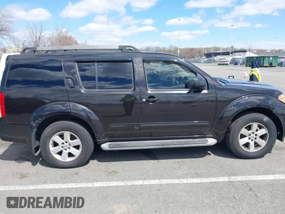 2011 Nissan Pathfinder LE z VIN 5N1AR1NB1BC601571, wystawiony jako IAAI lot #41981127 z przebiegiem 175 849 mil mil oraz . Historia ofert i sprzedaży dostępna na DreamBid. Obrazek 13.