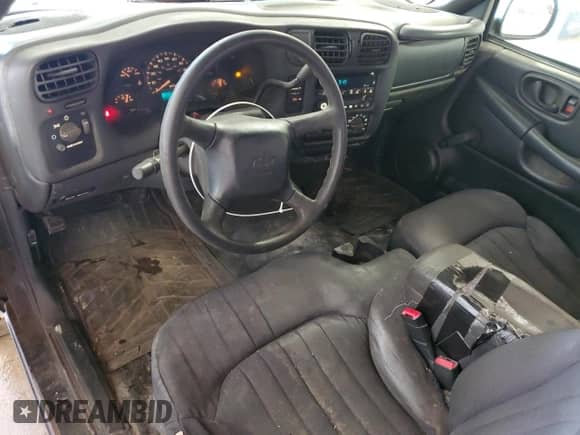 2003 Chevrolet S-10 LS с VIN 1GCCS19H838154256, выставлен на аукционе Copart как лот 52030045 с пробегом 186 910 миль миль и Списание • Salvage title. История ставок и продаж доступна на DreamBid. Изображение 8.