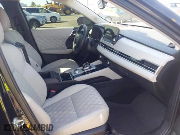 2023 Mitsubishi Outlander SEL with VIN JA4J4VA81PZ013348, listed as a IAAI auction lot 42316776 with 36,688 mi miles and . Bid and sale history available at DreamBid. Image 5.