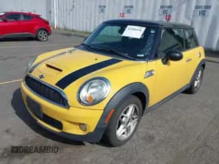 2009 MINI Hardtop S with VIN WMWMF73579TT97876, listed as a IAAI auction lot 42500156 with 115,037 mi miles and . Bid and sale history available at DreamBid. Image 2.