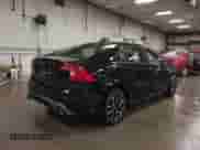 2018 Volvo S60 Dynamic с VIN YV140MTL3J2451695, выставлен на аукционе IAAI как лот 42364729 с пробегом 88 866 миль миль и . История ставок и продаж доступна на DreamBid. Изображение 4.