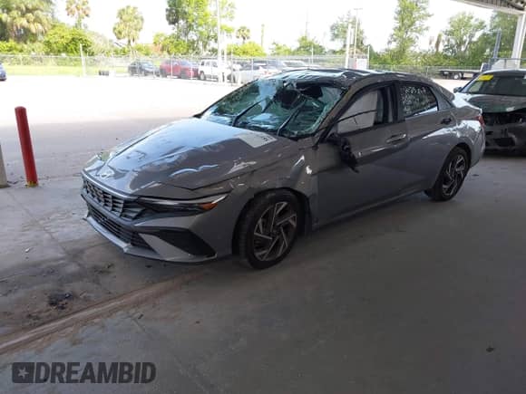 2025 Hyundai Elantra SEL Sport с VIN KMHLM4DG3SU866654, выставлен на аукционе IAAI как лот 42441058 с пробегом 4 605 миль миль и . История ставок и продаж доступна на DreamBid. Изображение 17.