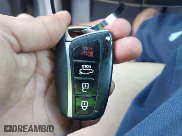 2015 Hyundai Genesis 5.0L с VIN KMHGN4JF0FU026797, выставлен на аукционе IAAI как лот 42700976 с пробегом 97 073 миль миль и . История ставок и продаж доступна на DreamBid. Изображение 11.