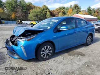 2020 Toyota Prius LE с VIN JTDL9RFU1L3018589, выставлен на аукционе Copart как лот 89735475 с пробегом 70 373 миль миль и Списание • Salvage title. История ставок и продаж доступна на DreamBid. Изображение 1.