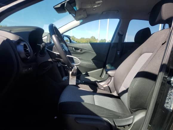 2019 Hyundai Kona SEL с VIN KM8K2CAA8KU357235, выставлен на аукционе Copart как лот 84377975 с пробегом 64 387 миль миль и Списание • Salvage title. История ставок и продаж доступна на DreamBid. Изображение 7.