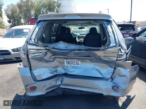 2014 Toyota Sienna SE with VIN 5TDXK3DC8ES417109, listed as a IAAI auction lot 42623735 with 96,234 mi miles and . Bid and sale history available at DreamBid. Image 6.