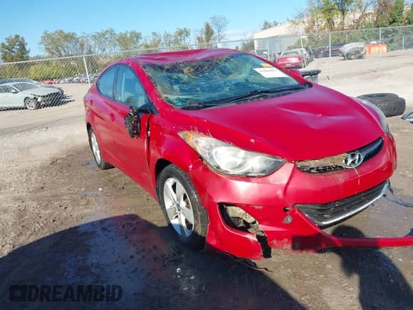 2013 Hyundai Elantra GLS z VIN KMHDH4AE3DU966459, wystawiony jako IAAI lot #43381832 z przebiegiem 155 649 mil mil oraz . Historia ofert i sprzedaży dostępna na DreamBid. Obrazek 1.