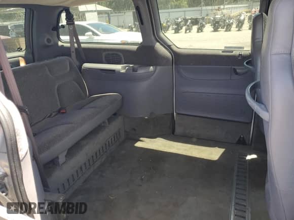 2000 Dodge Caravan SE с VIN 1B4GP44R0YB528936, выставлен на аукционе Copart как лот 64148625 с пробегом 84 596 миль миль и Чистый • Clean title. История ставок и продаж доступна на DreamBid. Изображение 11.