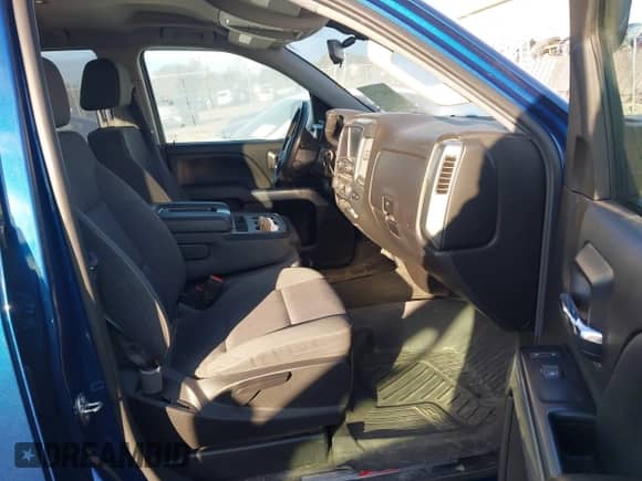 2018 Chevrolet Silverado 1500 LT z VIN 1GCVKREC0JZ114391, wystawiony jako IAAI lot #43417165 z przebiegiem 112 708 mil mil oraz . Historia ofert i sprzedaży dostępna na DreamBid. Obrazek 5.