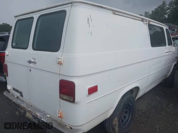1989 Chevrolet Chevy Van with VIN 1GCEG25K9K7101023, listed as a IAAI auction lot 42536268 with 200,720 mi miles and . Bid and sale history available at DreamBid. Image 4.