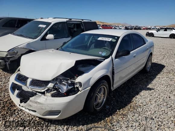 2005 Dodge Stratus SXT with VIN 1B3EL46T65N599178, listed as a Copart auction lot 72625724 with 139,871 mi miles and Salvage title. Bid and sale history available at DreamBid. Image 1.