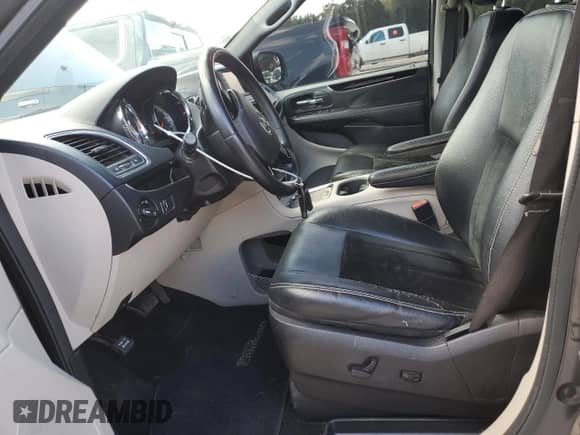 2016 Dodge Grand Caravan SXT with VIN 2C4RDGCG5GR155205, listed as a Copart auction lot 82621855 with 224,001 mi miles and Clean title. Bid and sale history available at DreamBid. Image 7.