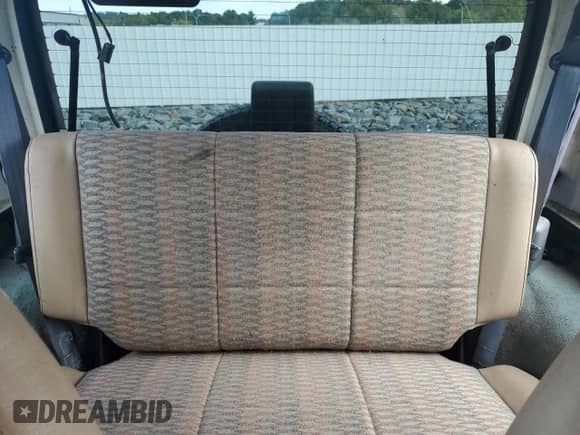 2000 Jeep Wrangler SE with VIN 1J4FA29P8YP735101, listed as a Copart auction lot 81805125 with Not provided miles and Clean title. Bid and sale history available at DreamBid. Image 10.