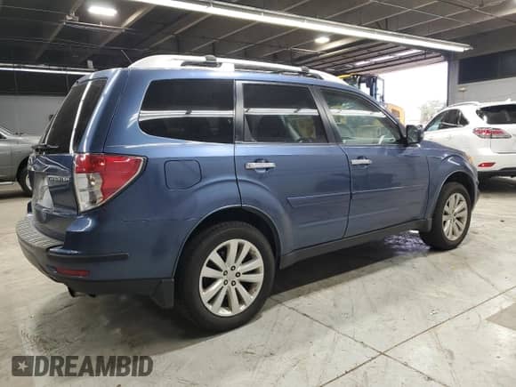 2011 Subaru Forester X Touring z VIN JF2SHBGCXBH773156, wystawiony jako Copart lot #89638955 z przebiegiem 141 531 mil mil oraz Czysty tytuł • Clean title. Historia ofert i sprzedaży dostępna na DreamBid. Obrazek 3.