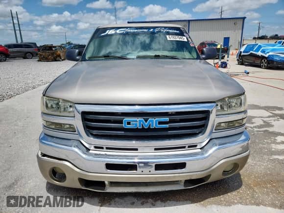 2002 GMC Sierra 1500 z VIN 1GTEC14W32Z117037, wystawiony jako Copart lot #61937045 z przebiegiem Nie podano mil oraz Szkoda całkowita • Salvage title. Historia ofert i sprzedaży dostępna na DreamBid. Obrazek 5.