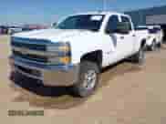 2015 Chevrolet Silverado 2500HD Work Truck z VIN 1GC1KUE81FF569806, wystawiony jako IAAI lot #42896050 z przebiegiem 160 673 mil mil oraz . Historia ofert i sprzedaży dostępna na DreamBid. Obrazek 18.