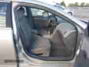 2010 Chevrolet Malibu 1LT с VIN 1G1ZC5EB2AF232810, выставлен на аукционе IAAI как лот 43406952 с пробегом 170 751 миль миль и . История ставок и продаж доступна на DreamBid. Изображение 5.