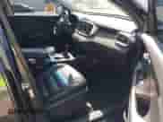 2018 Kia Sorento EX z VIN 5XYPHDA57JG369135, wystawiony jako IAAI lot #42489600 z przebiegiem 88 569 mil mil oraz . Historia ofert i sprzedaży dostępna na DreamBid. Obrazek 5.