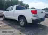 2013 Toyota Tundra z VIN 5TFRU5F14DX029880, wystawiony jako IAAI lot #43081536 z przebiegiem 198 758 mil mil oraz . Historia ofert i sprzedaży dostępna na DreamBid. Obrazek 3.