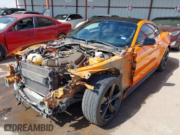 2021 Ford Mustang EcoBoost z VIN 1FA6P8TH3M5150334, wystawiony jako IAAI lot #43127034 z przebiegiem 81 475 mil mil oraz . Historia ofert i sprzedaży dostępna na DreamBid. Obrazek 17.