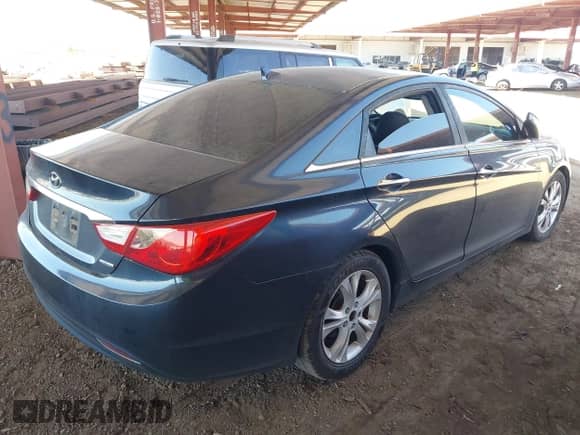 2011 Hyundai Sonata SE with VIN 5NPEC4AC1BH248079, listed as a IAAI auction lot 42878034 with 208,448 mi miles and . Bid and sale history available at DreamBid. Image 4.