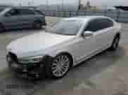 2022 BMW 7 Series 740i z VIN WBA7T2C08NCJ55251, wystawiony jako Copart lot #61623155 z przebiegiem 32 184 mil mil oraz Szkoda całkowita • Salvage title. Historia ofert i sprzedaży dostępna na DreamBid. Obrazek 1.