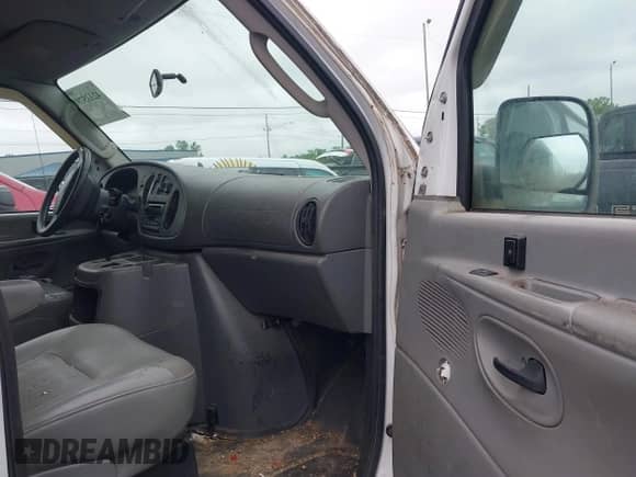 2005 Ford Econoline Cargo с VIN 1FTSS34LX5HB40106, выставлен на аукционе IAAI как лот 42335791 с пробегом 242 031 миль миль и . История ставок и продаж доступна на DreamBid. Изображение 5.