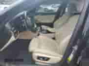 2019 BMW 5 Series 540i xDrive z VIN WBAJE7C5XKWD55540, wystawiony jako Copart lot #63302835 z przebiegiem 123 219 mil mil oraz Szkoda całkowita • Salvage title. Historia ofert i sprzedaży dostępna na DreamBid. Obrazek 7.