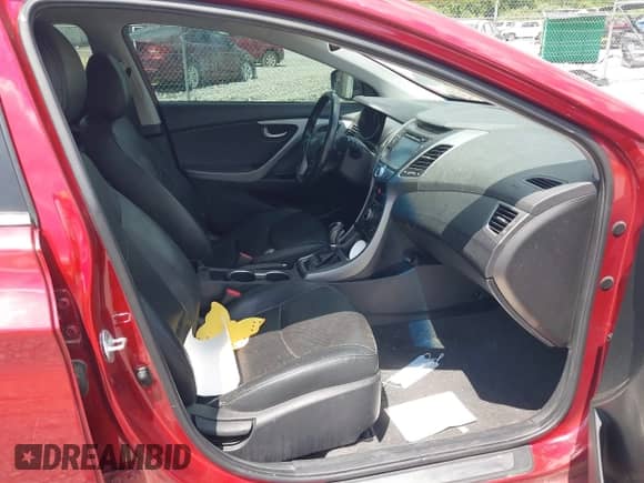 2016 Hyundai Elantra SE z VIN 5NPDH4AE6GH654865, wystawiony jako IAAI lot #42770077 z przebiegiem 71 571 mil mil oraz . Historia ofert i sprzedaży dostępna na DreamBid. Obrazek 5.