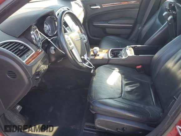 2014 Chrysler 300 с VIN 2C3CCAAG6EH175897, выставлен на аукционе Copart как лот 86051185 с пробегом 149 959 миль миль и Чистый • Clean title. История ставок и продаж доступна на DreamBid. Изображение 7.