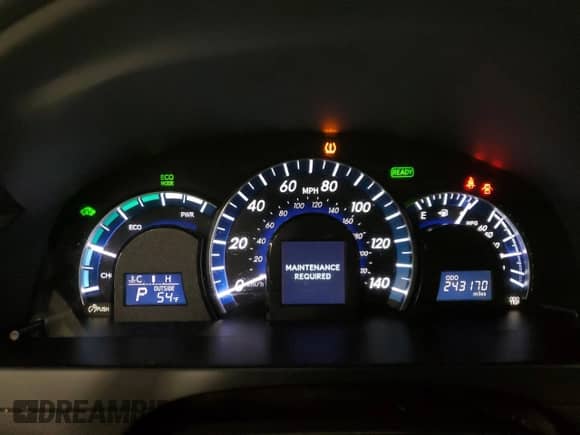 2012 Toyota Camry LE z VIN 4T1BD1FKXCU048450, wystawiony jako Copart lot #86432265 z przebiegiem 243 170 mil mil oraz Czysty tytuł • Clean title. Historia ofert i sprzedaży dostępna na DreamBid. Obrazek 9.