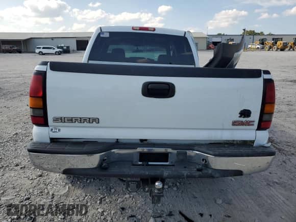 2005 GMC Sierra 1500 SLT z VIN 2GTEC13T751389983, wystawiony jako Copart lot #68369934 z przebiegiem Nie podano mil oraz Szkoda całkowita • Salvage title. Historia ofert i sprzedaży dostępna na DreamBid. Obrazek 6.