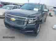 2017 Chevrolet Tahoe Premier z VIN 1GNSCCKC4HR209927, wystawiony jako IAAI lot #42299663 z przebiegiem 124 417 mil mil oraz . Historia ofert i sprzedaży dostępna na DreamBid. Obrazek 2.
