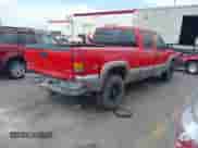 2000 GMC Sierra 1500 SLE z VIN 1GTEK19T0YE130040, wystawiony jako IAAI lot #42724758 z przebiegiem 188 796 mil mil oraz . Historia ofert i sprzedaży dostępna na DreamBid. Obrazek 4.