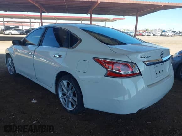 2015 Nissan Altima S z VIN 1N4AL3AP8FC441056, wystawiony jako IAAI lot #43225503 z przebiegiem 181 844 mil mil oraz . Historia ofert i sprzedaży dostępna na DreamBid. Obrazek 3.