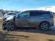 2021 Nissan Murano Platinum z VIN 5N1AZ2DS1MC138826, wystawiony jako IAAI lot #41441371 z przebiegiem 49 634 mil mil oraz . Historia ofert i sprzedaży dostępna na DreamBid. Obrazek 15.