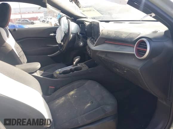 2024 Chevrolet Trax 1RS с VIN KL77LGE26RC186726, выставлен на аукционе IAAI как лот 42844196 с пробегом 12 904 миль миль и . История ставок и продаж доступна на DreamBid. Изображение 5.