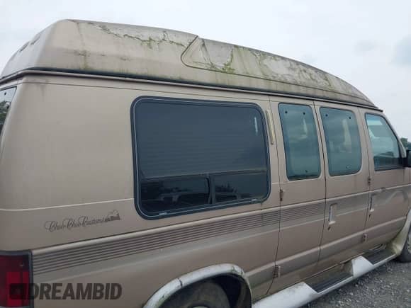1996 Ford Econoline Cargo с VIN 1FDEE14H5THA03944, выставлен на аукционе IAAI как лот 42901512 с пробегом Не указан миль и . История ставок и продаж доступна на DreamBid. Изображение 17.