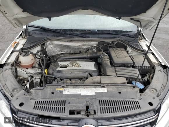 2017 Volkswagen Tiguan Wolfsburg Edition с VIN WVGRV7AX0HK003389, выставлен на аукционе Copart как лот 59709615 с пробегом 88 491 миль миль и Списание • Salvage title. История ставок и продаж доступна на DreamBid. Изображение 12.